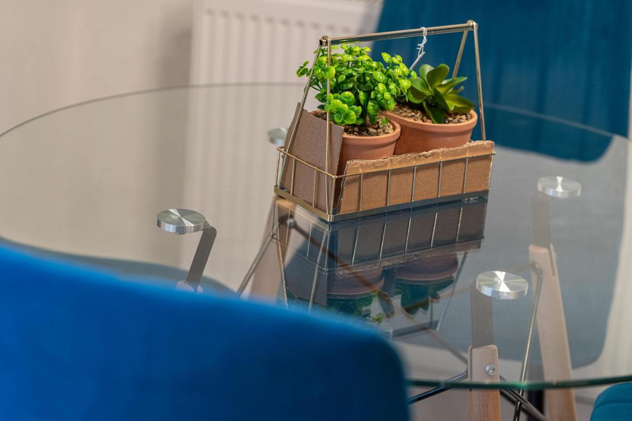 Stunning 2 Bedrooms Apartment Next Door To Selfridges And Oxford Street ลอนดอน ภายนอก รูปภาพ