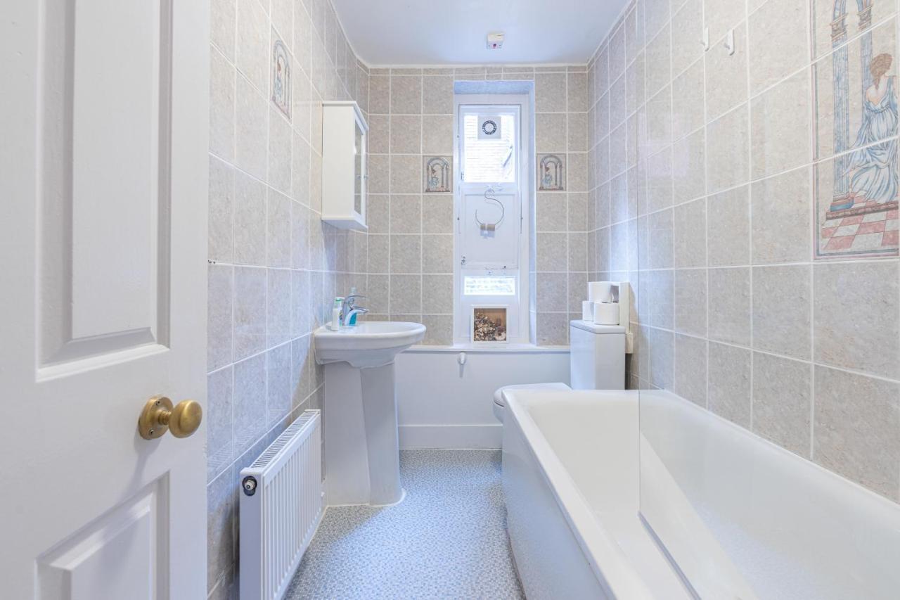 Stunning 2 Bedrooms Apartment Next Door To Selfridges And Oxford Street ลอนดอน ภายนอก รูปภาพ